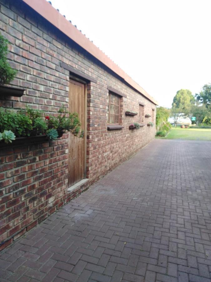 Khokha Moya Guesthouse Ermelo Luaran gambar